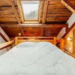 Anemones Chalet, Central, 4 Bedrooms, Sauna And Parking Σαλέ