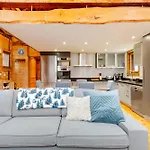 Anémones Chalet, Central, 4 Bedrooms, Sauna&parking Chalet