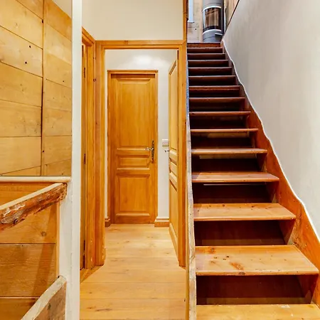 Domek alpejski Anemones Chalet, Central, 4 Bedrooms, Sauna And Parking *