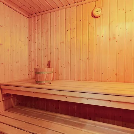 Anemones Chalet, Central, 4 Bedrooms, Sauna And Parking Chamonix