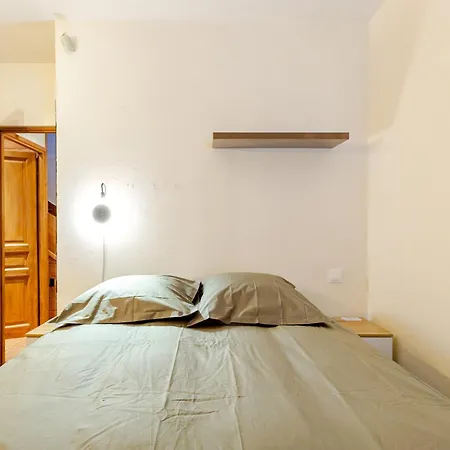 Anemones Chalet, Central, 4 Bedrooms, Sauna And Parking 木屋 *