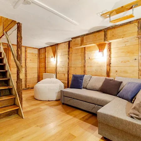 Domek alpejski Anemones Chalet, Central, 4 Bedrooms, Sauna And Parking