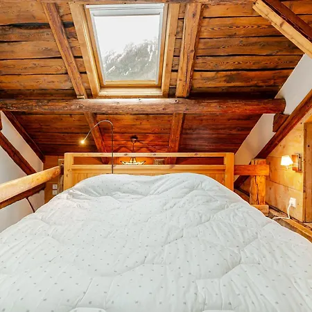 Anemones Chalet, Central, 4 Bedrooms, Sauna And Parking 木屋