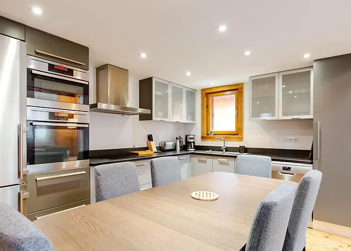 Anemones Chalet, Central, 4 Bedrooms, Sauna And Parking 霞慕尼